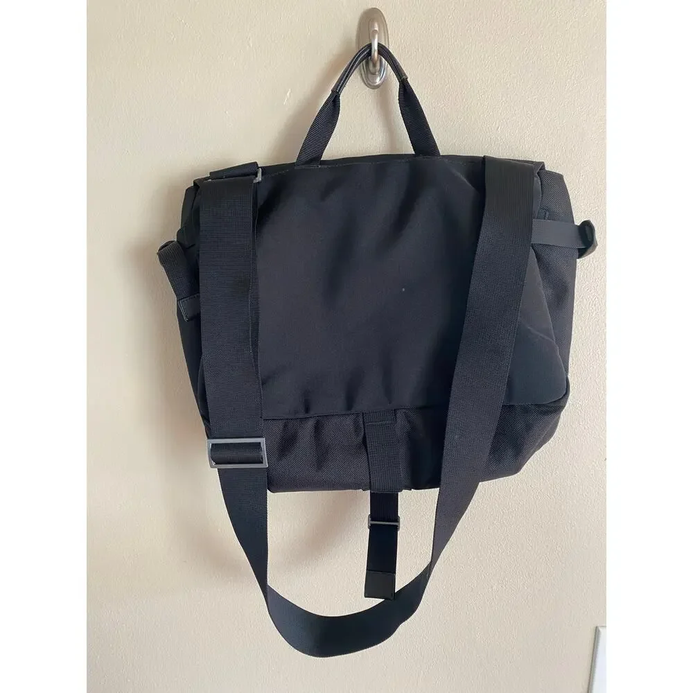 VICTORINOX messenger briefcase crossbody bag black metal closure Swiss army